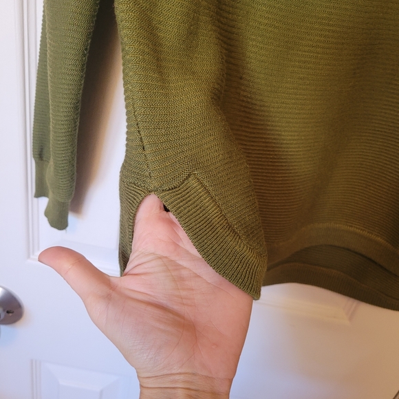 🌺3/$50 Cyrus Olive Green Sweater - Picture 4 of 5